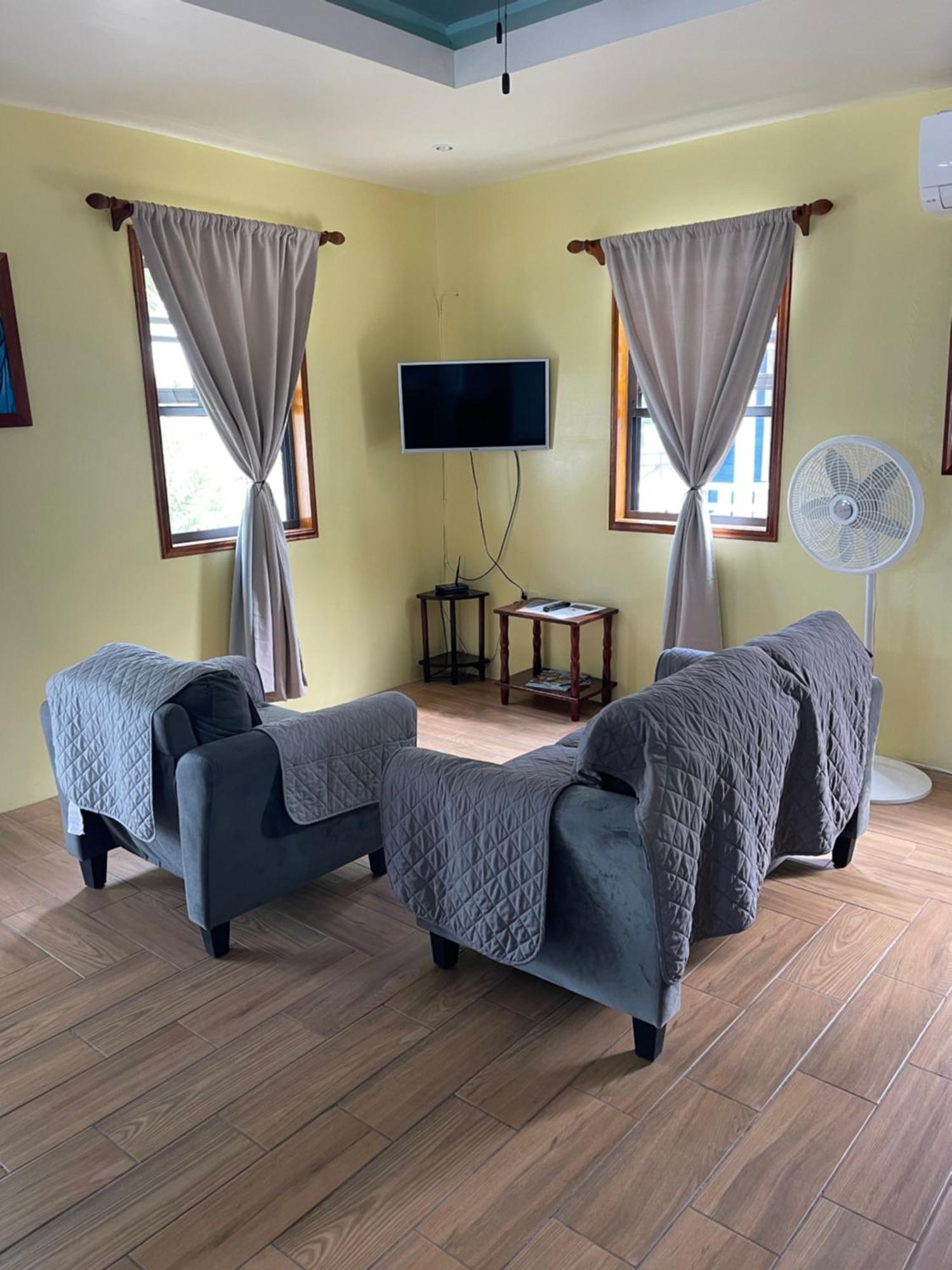 Hidden Treasure Vacation Home Blue Bay Cottage Кайе Колкер Екстериор снимка
